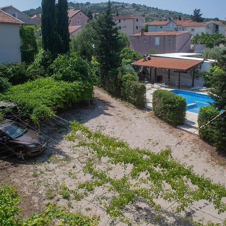 Villa Ivanka Murter Ap D Sa Grijanim Bazenom I Besplatnim Parkingom Экстерьер фото