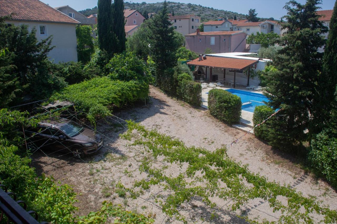 Villa Ivanka Murter Ap D Sa Grijanim Bazenom I Besplatnim Parkingom Экстерьер фото